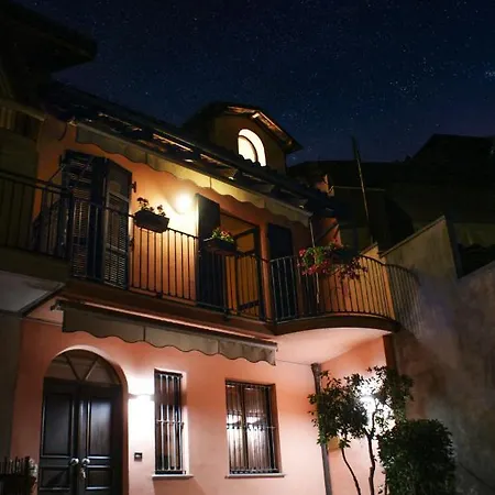 Casa Caroli, Charme E Comfort Nel Cuore Di Alba Exterior foto