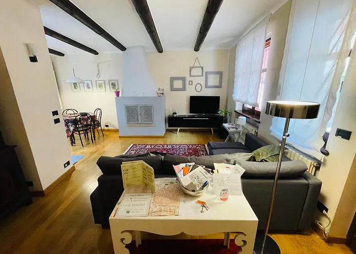 Casa Caroli, Charme E Comfort Nel Cuore Di Alba
