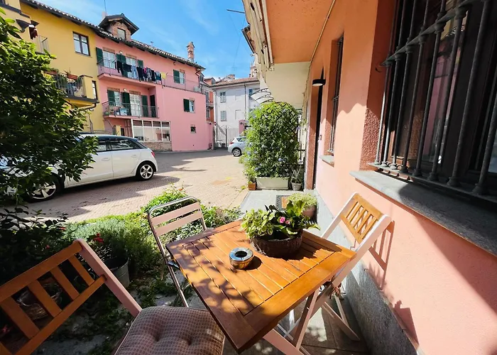 Casa Caroli, Charme E Comfort Nel Cuore Di Alba