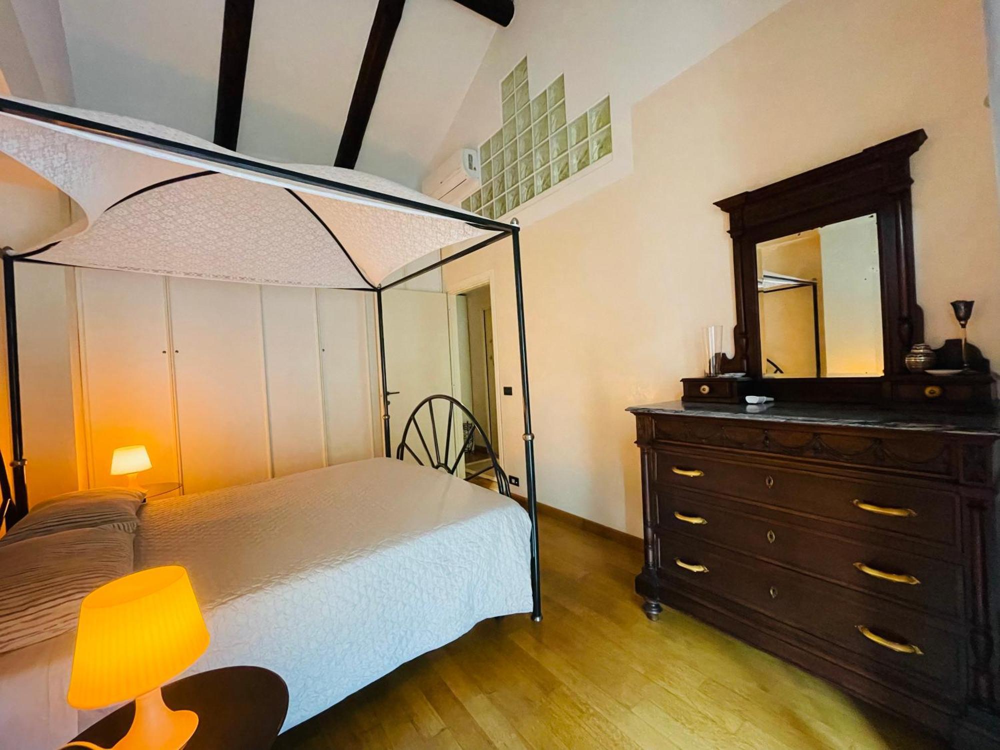 Casa Caroli, Charme E Comfort Nel Cuore Di Holiday home Alba (Piedmont)